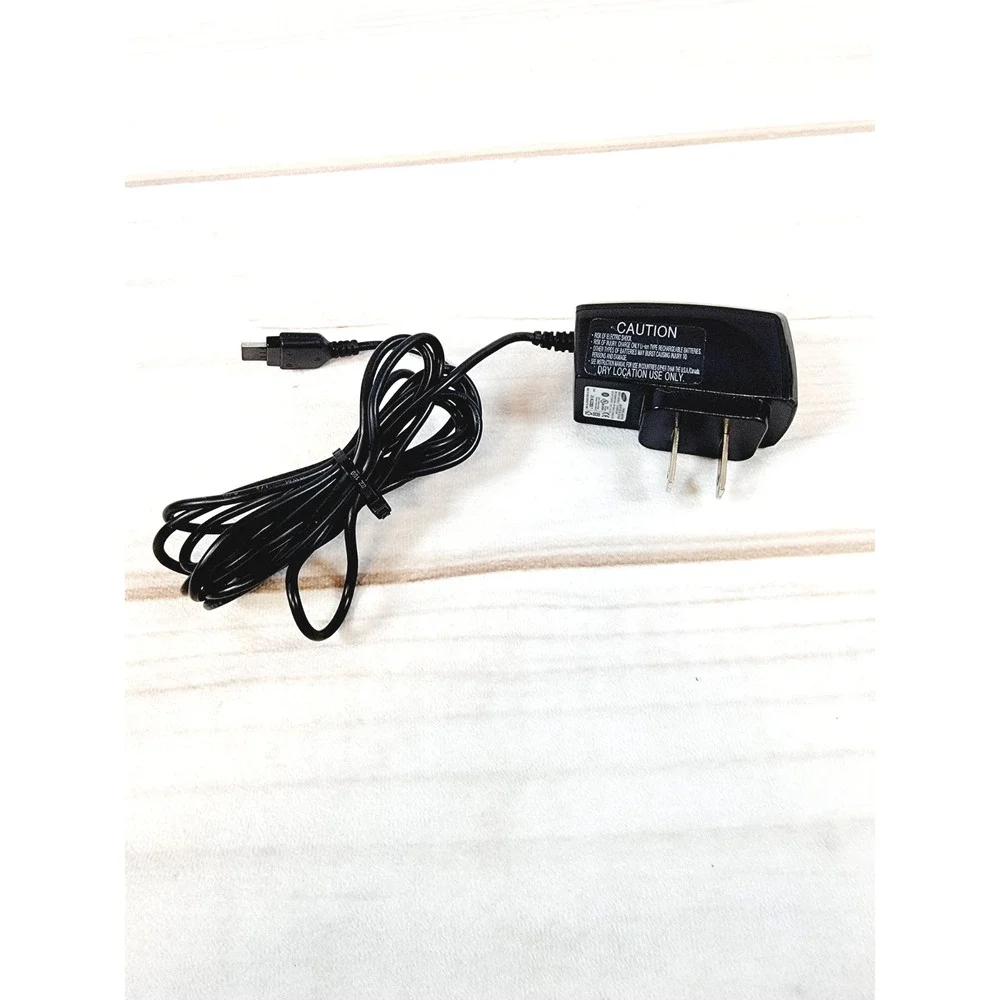Genuine Samsung ATADM10JBE Power Supply AC Travel Adapter Output DC 5V 0.7A